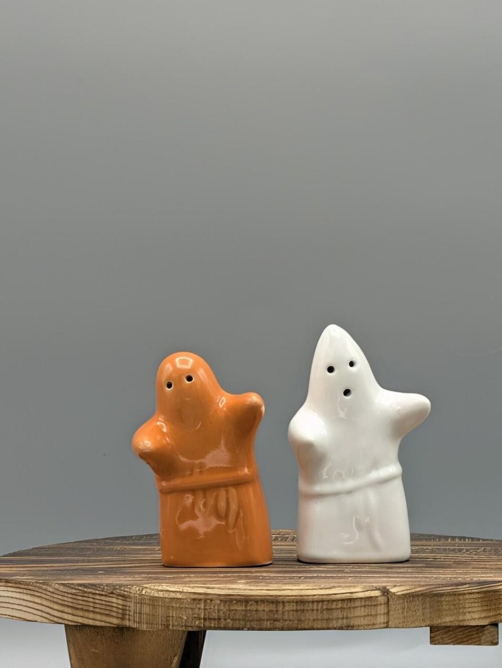 Vintage Ceramic Hugging Ghosts Salt & Pepper Shakers Halloween Spooky Kitsch